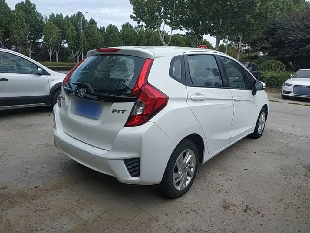 Honda Fit — миниатюра 7