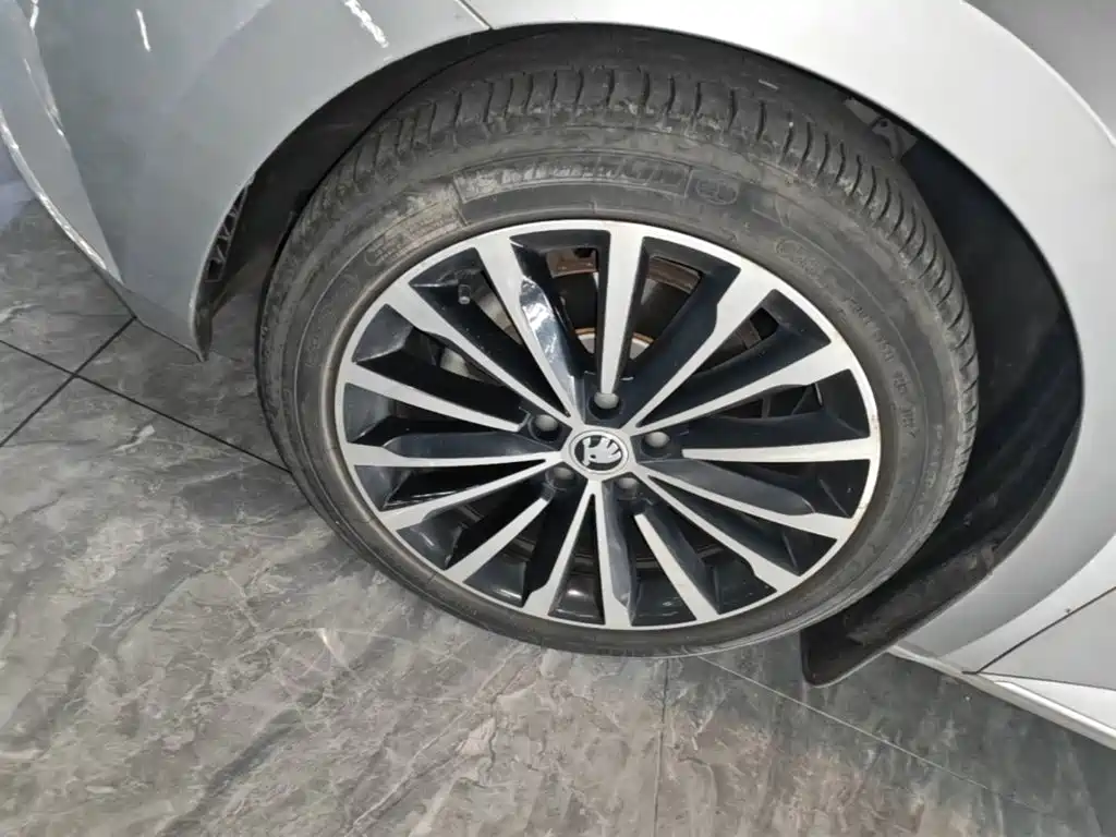 Skoda Superb — миниатюра 23