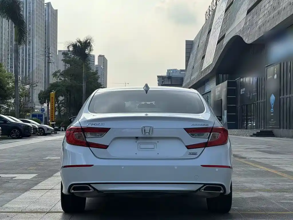 Honda Accord — миниатюра 9