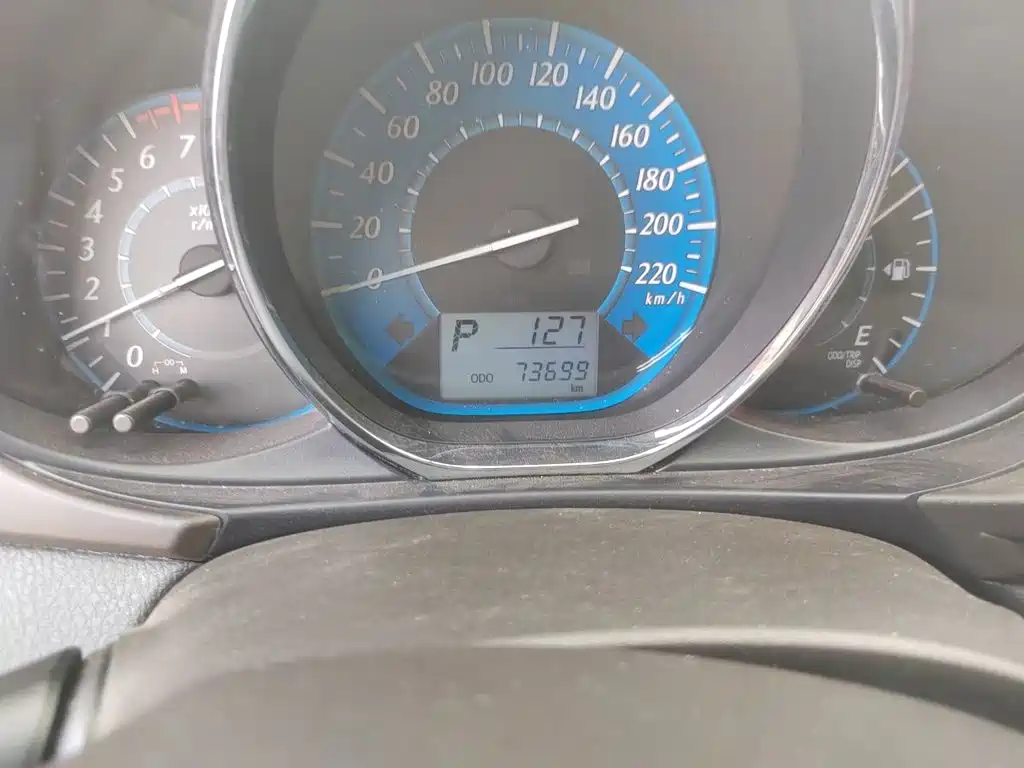 Toyota Yaris L — миниатюра 5