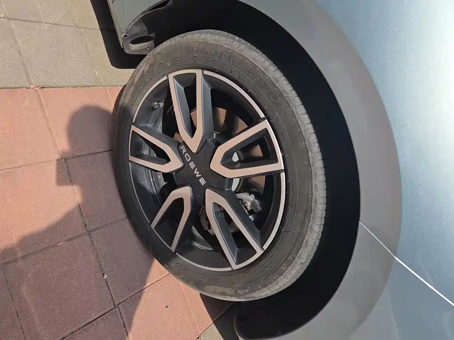 Roewe Young Wai D6 — миниатюра 6
