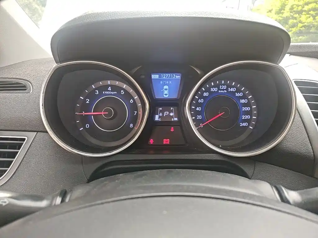Hyundai Elantra Langdong — миниатюра 18