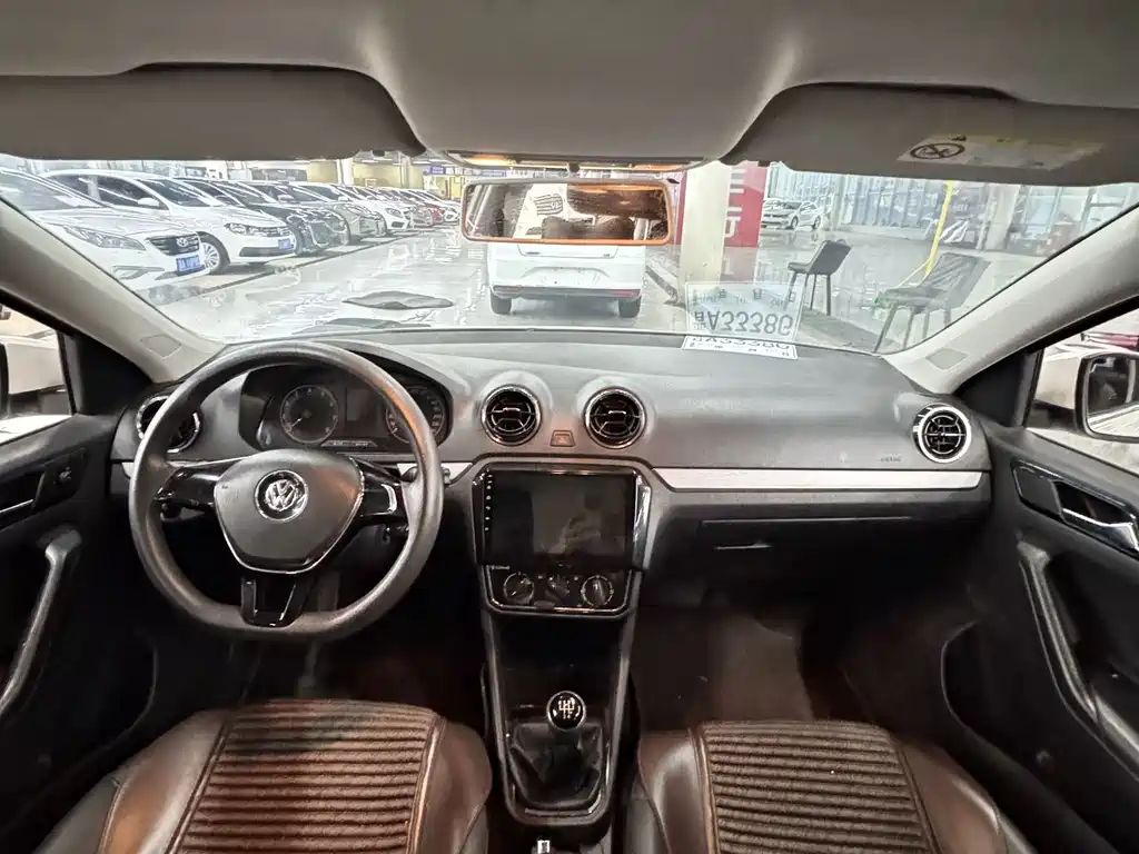 Volkswagen Jetta — миниатюра 8