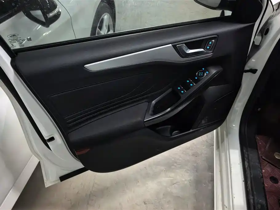 Ford Focus 2020 1.5L AT