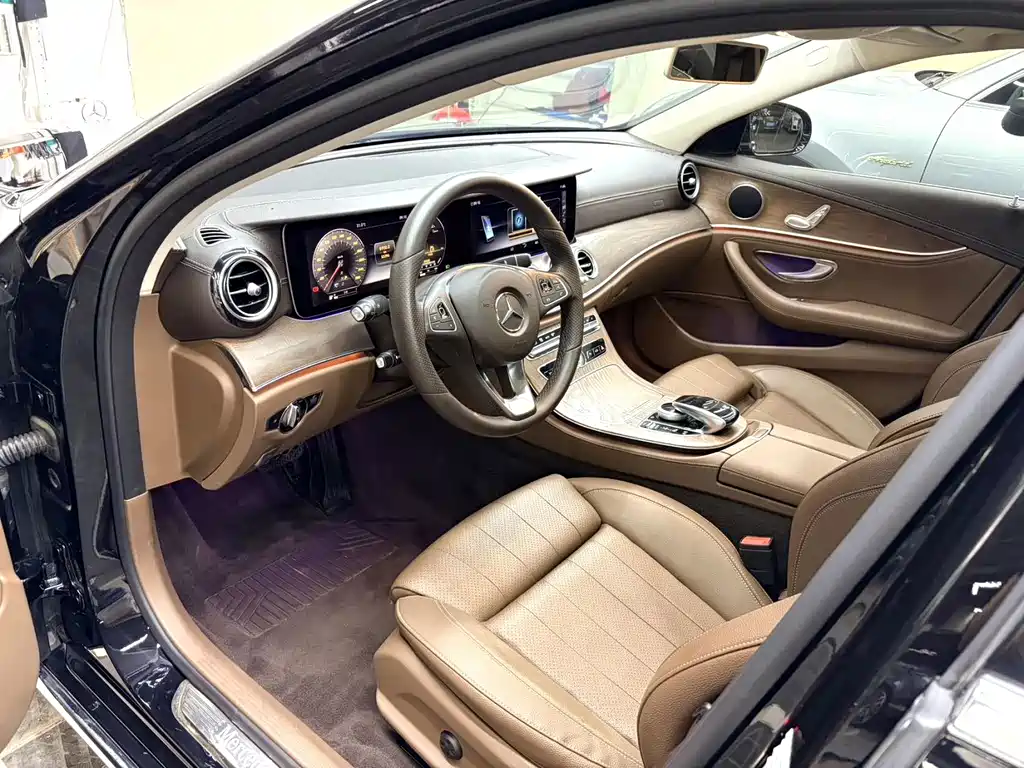 Mercedes-Benz E-Class — миниатюра 4