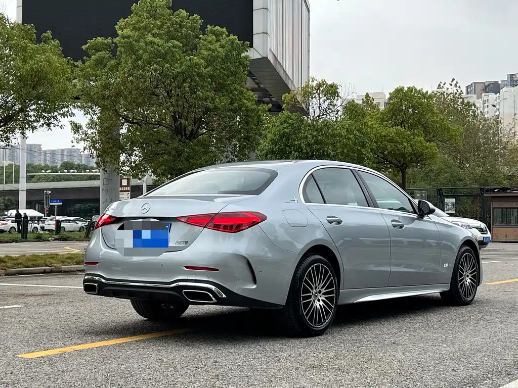 Mercedes-Benz C-Class — миниатюра 16