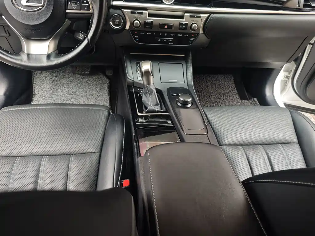 Lexus ES — миниатюра 14