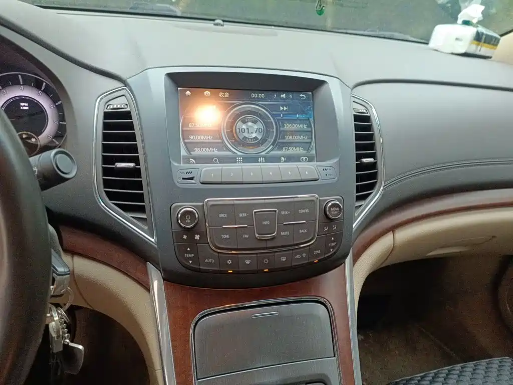 Roewe 950 — миниатюра 10