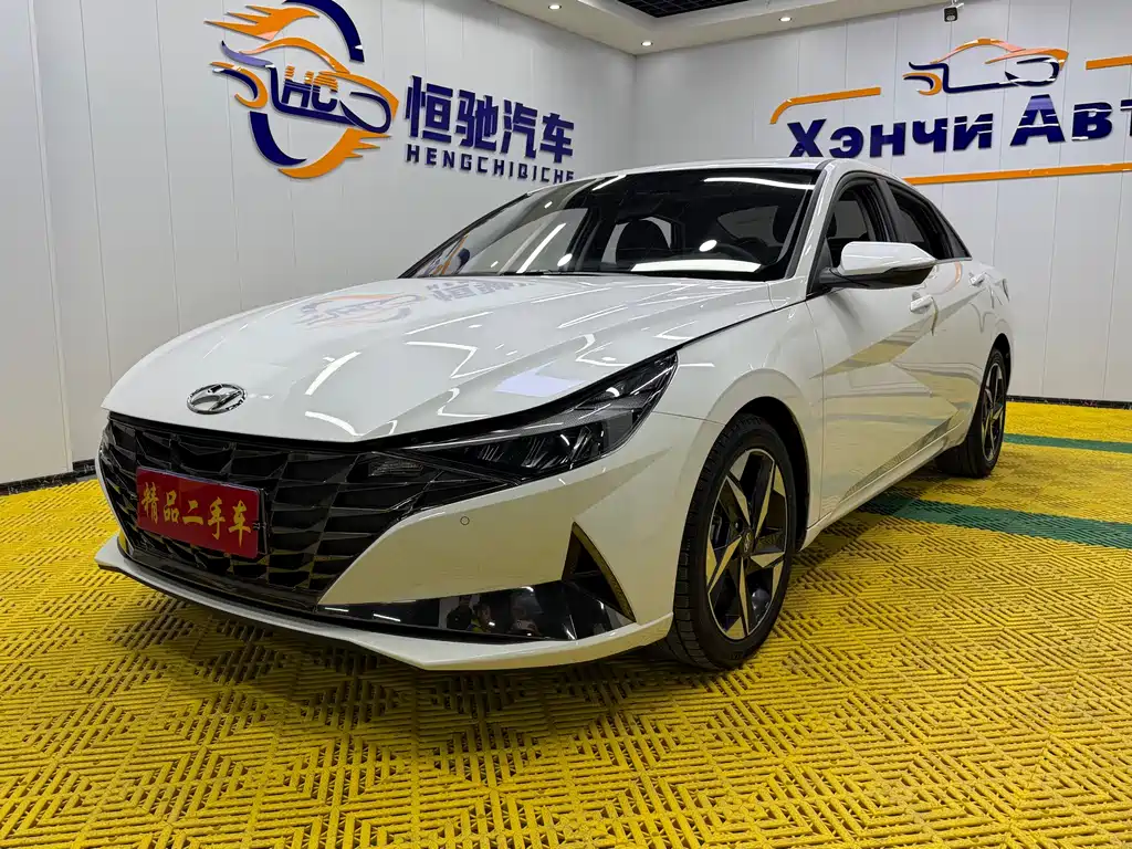 Hyundai Elantra 2023