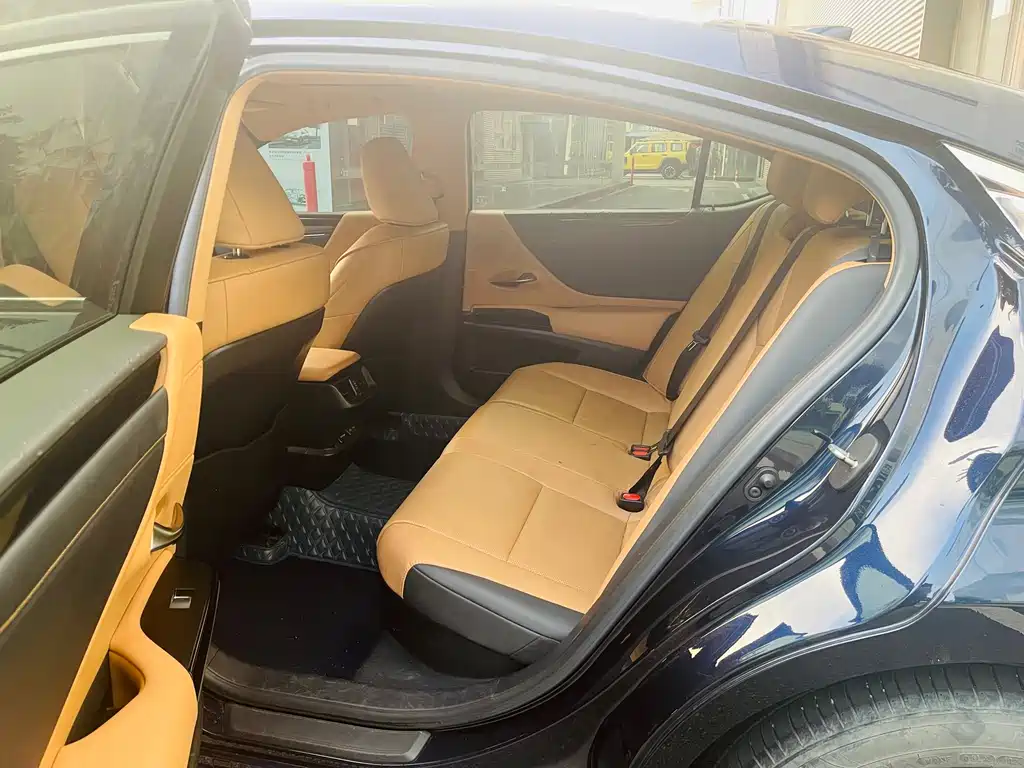 Lexus ES — миниатюра 5