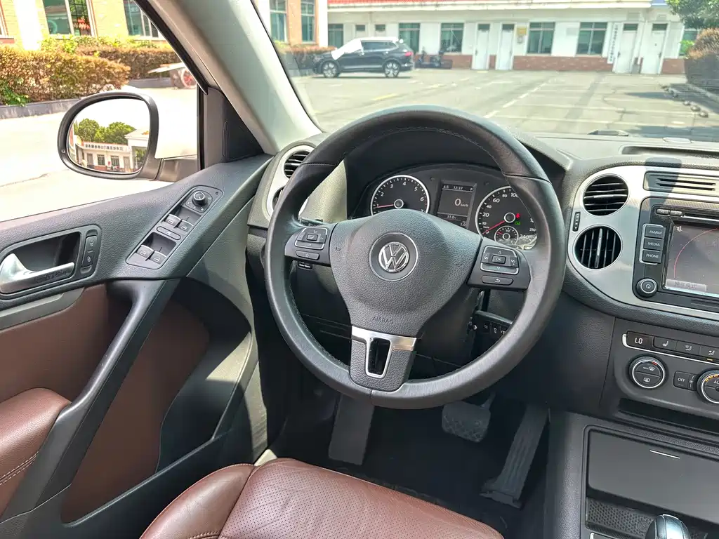 Volkswagen Tiguan — миниатюра 27