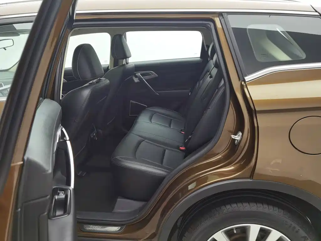 Geely Boyue — миниатюра 15