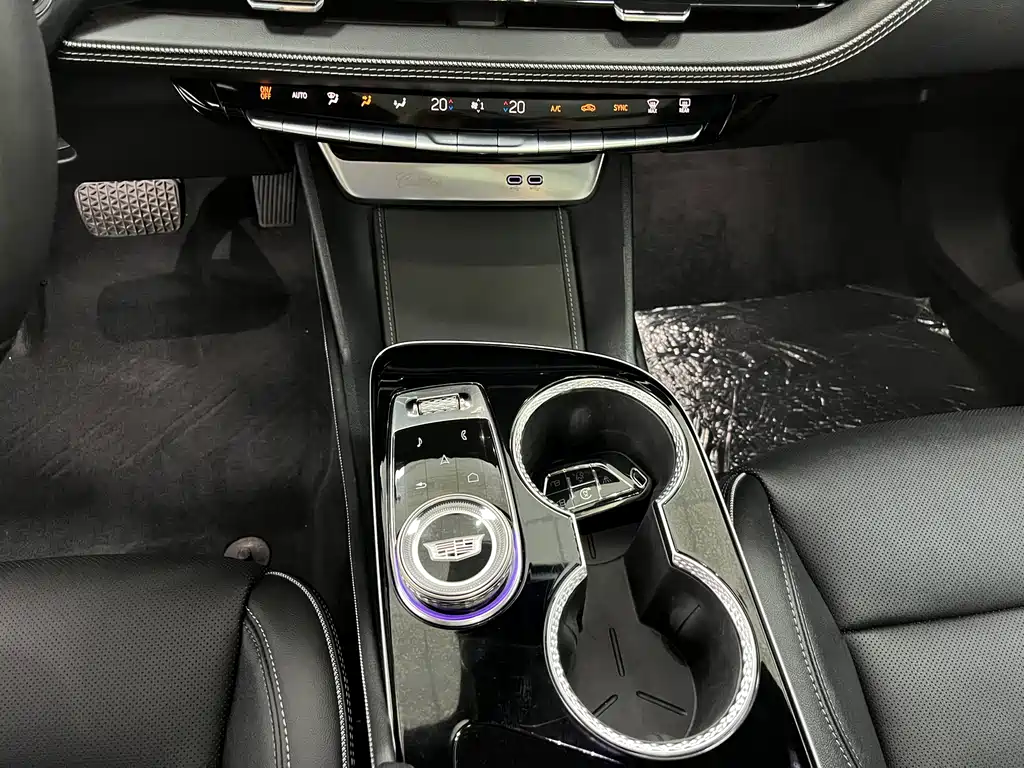 Cadillac GT4 — миниатюра 10