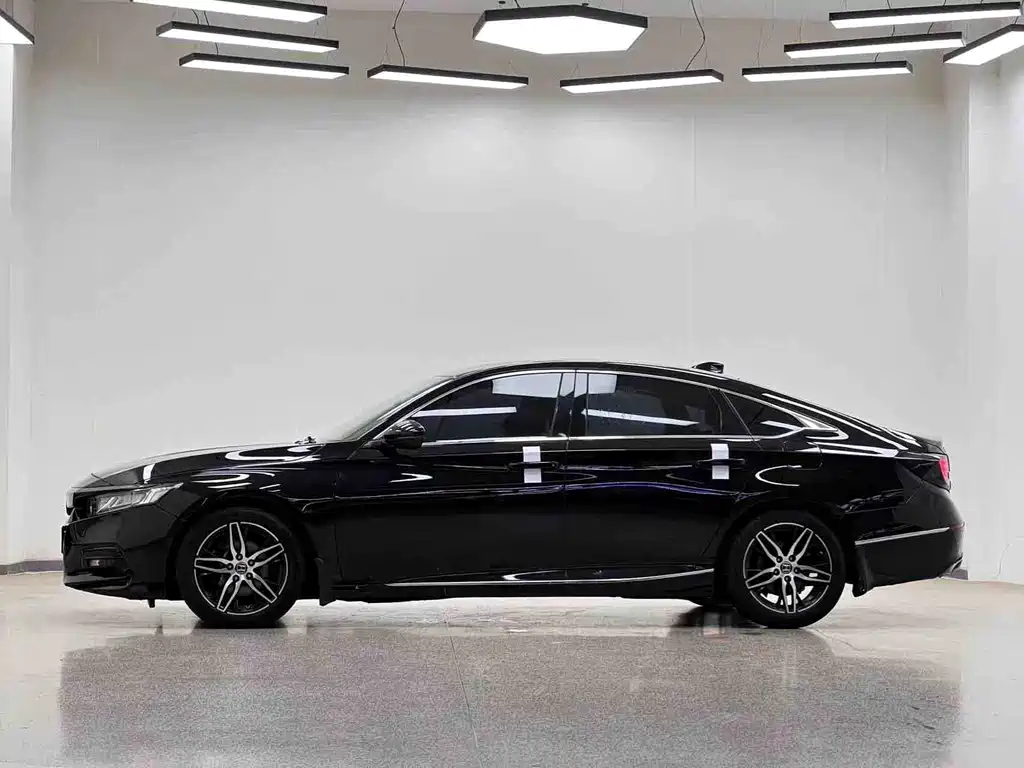Honda Accord 2018 260TURBO Elite V