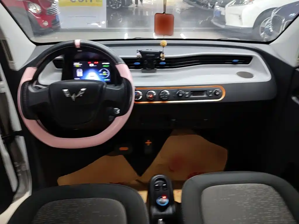 Wuling MINIEV — миниатюра 10