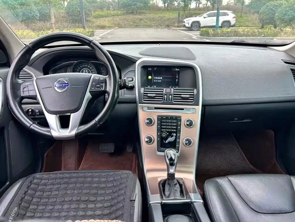 Volvo XC60 — миниатюра 6