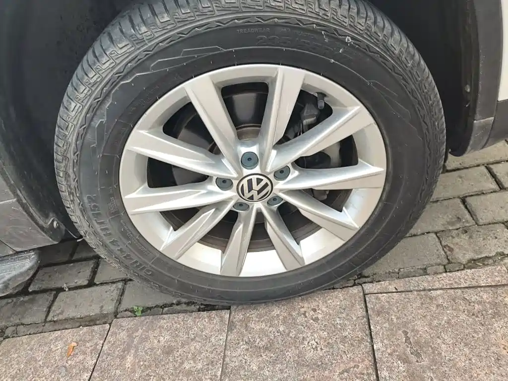 Volkswagen Tiguan — миниатюра 25