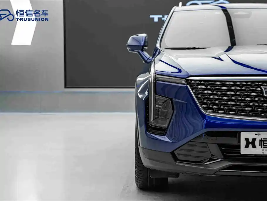 CADILLAC XT4