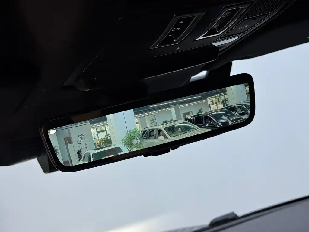 Land Rover Defender — миниатюра 12