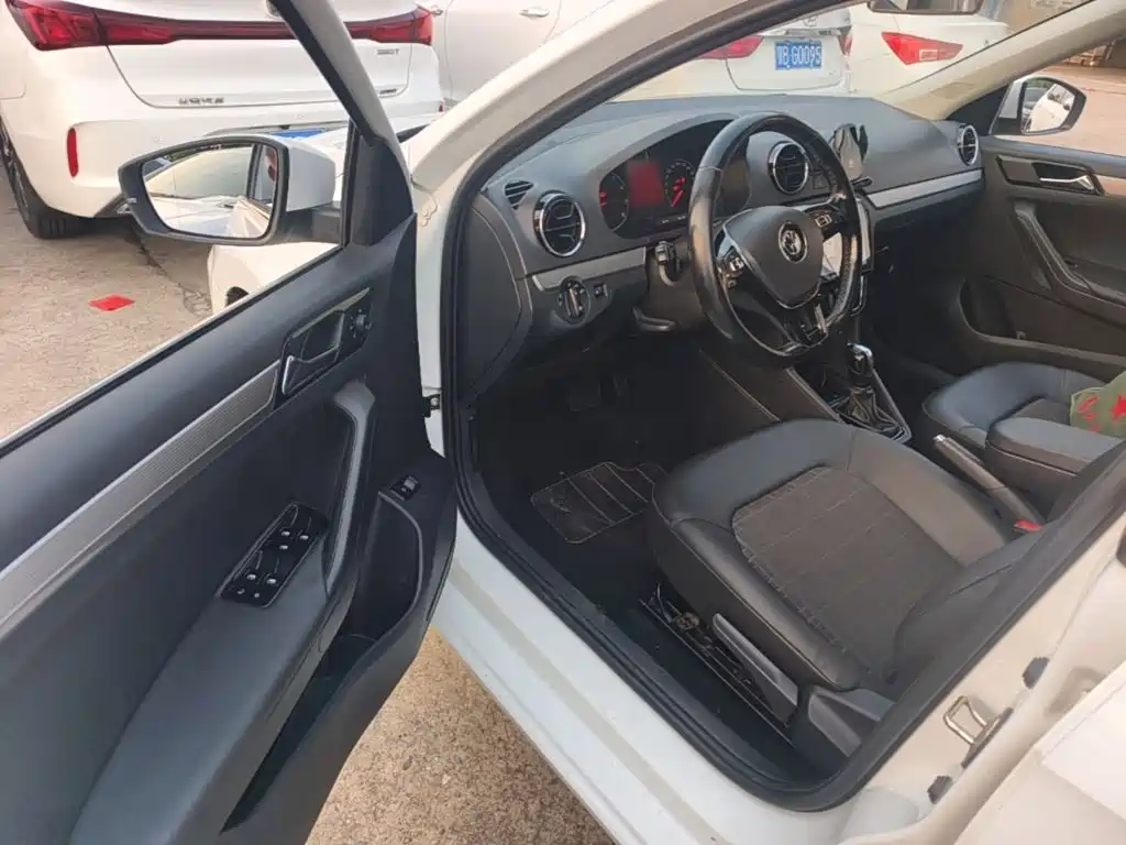 Volkswagen Jetta — миниатюра 16