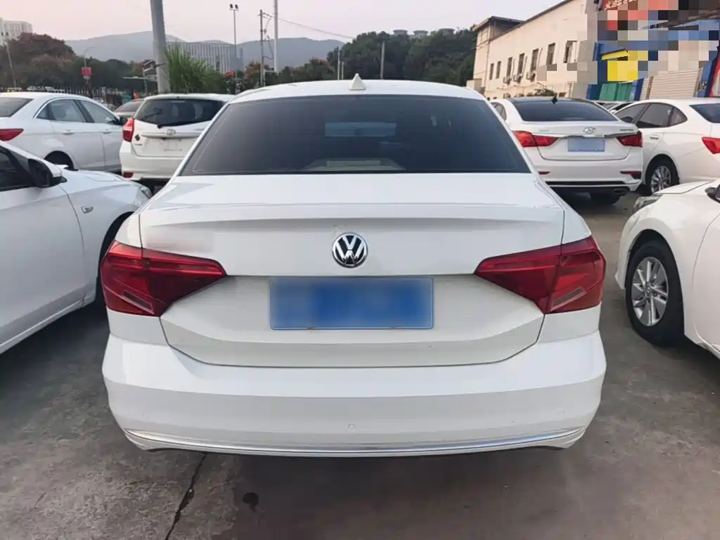 Volkswagen Jetta — миниатюра 6