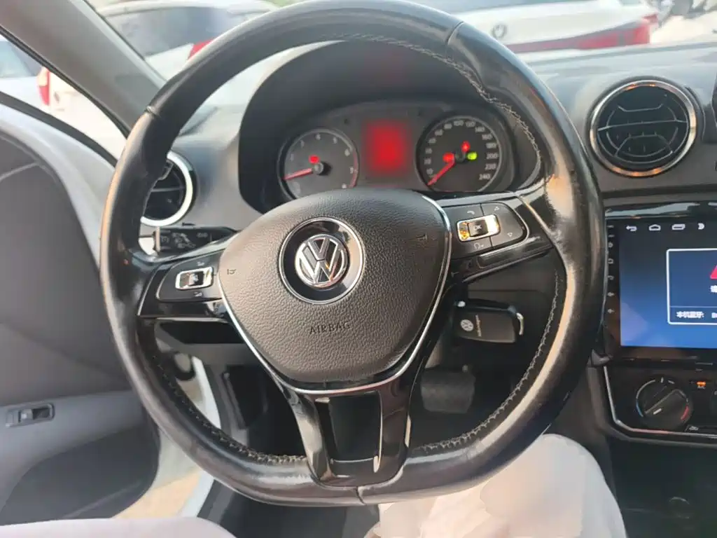 Volkswagen Jetta — миниатюра 11
