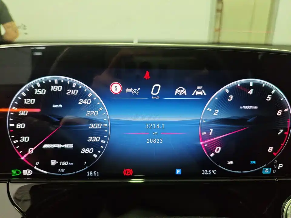 Mercedes-Benz E-Class — миниатюра 4