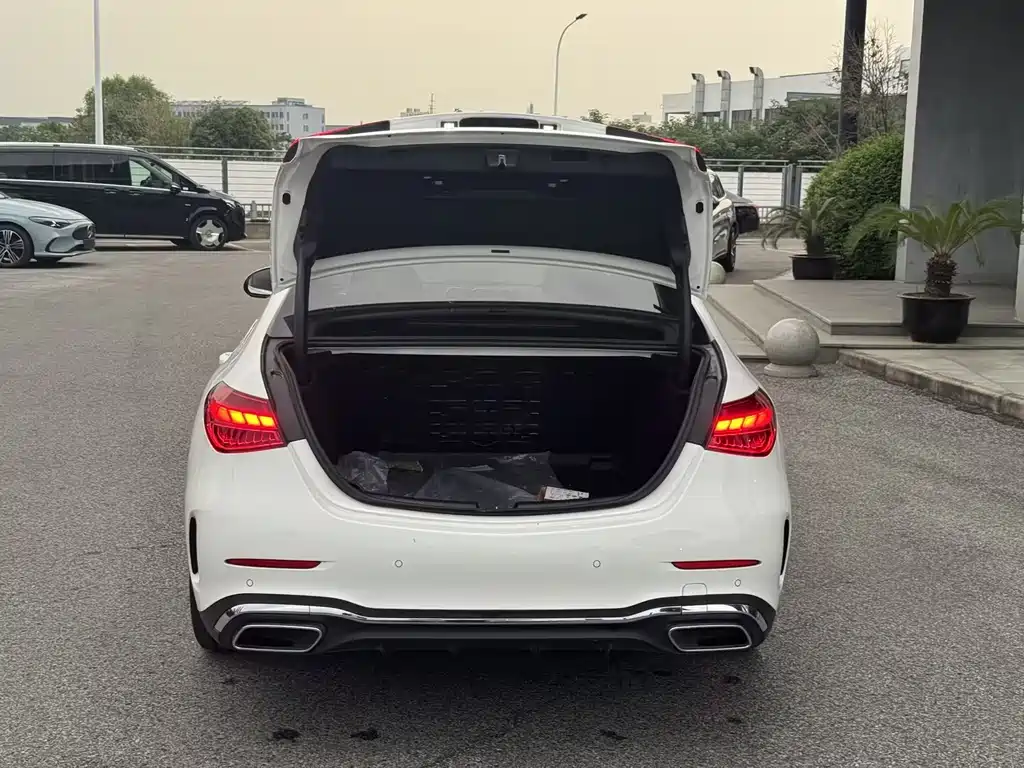 Mercedes-Benz C-Class — миниатюра 20