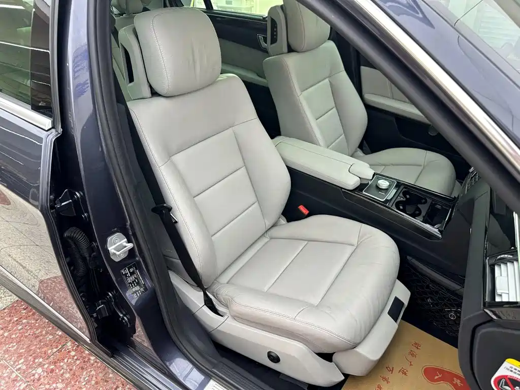 Mercedes-Benz E-Class — миниатюра 36