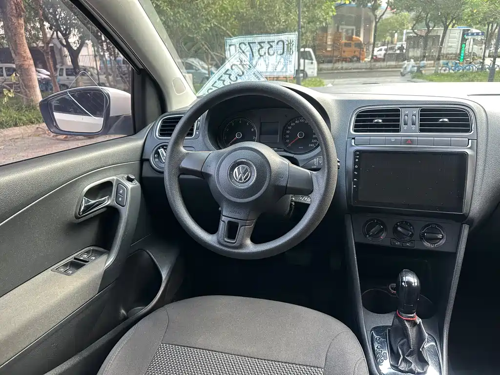 Volkswagen Polo — миниатюра 12