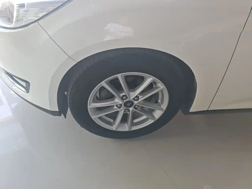 Ford Focus — миниатюра 23