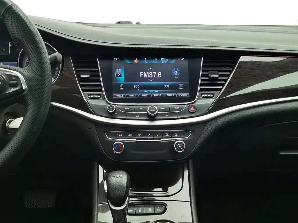 Buick Verano — миниатюра 12