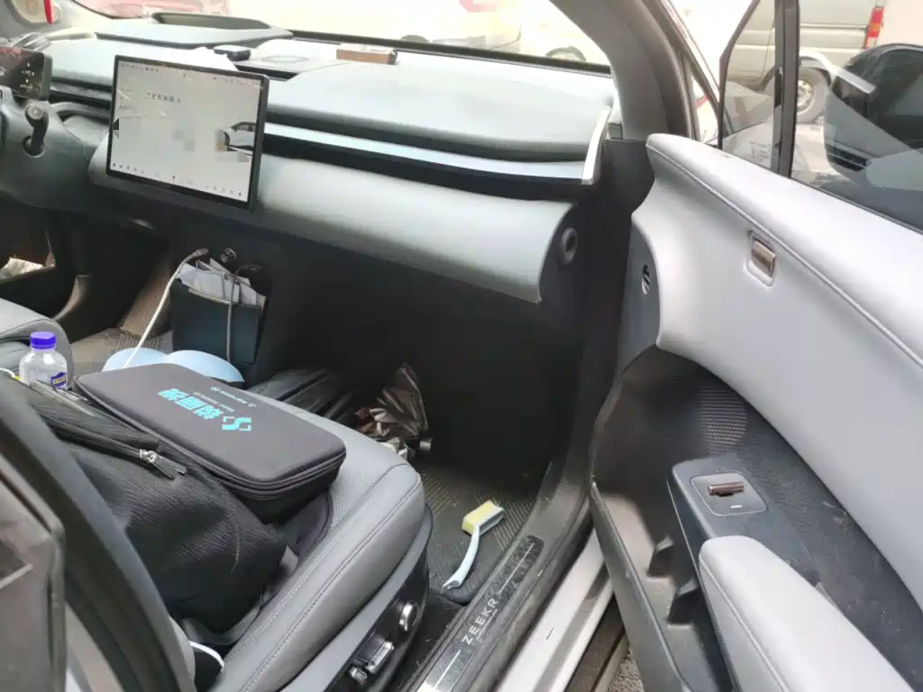 Zeekr X — миниатюра 22