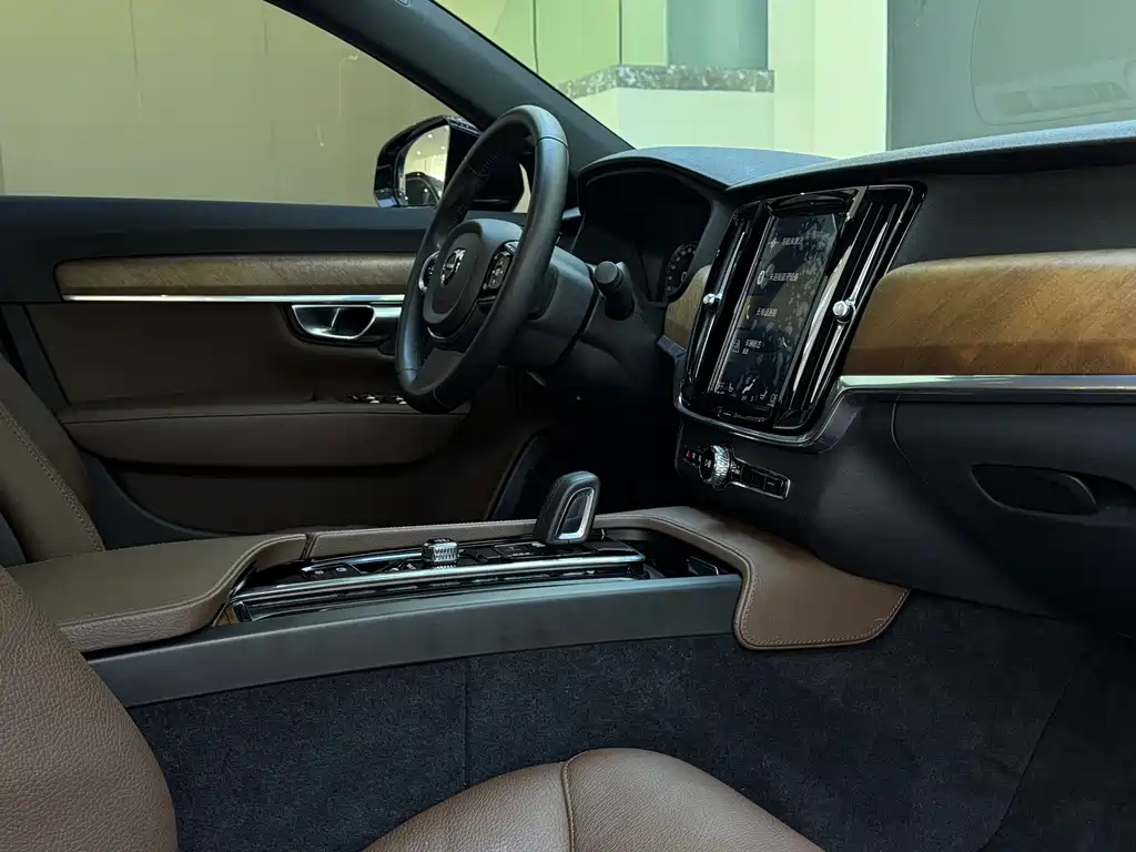 Volvo S90 — миниатюра 20