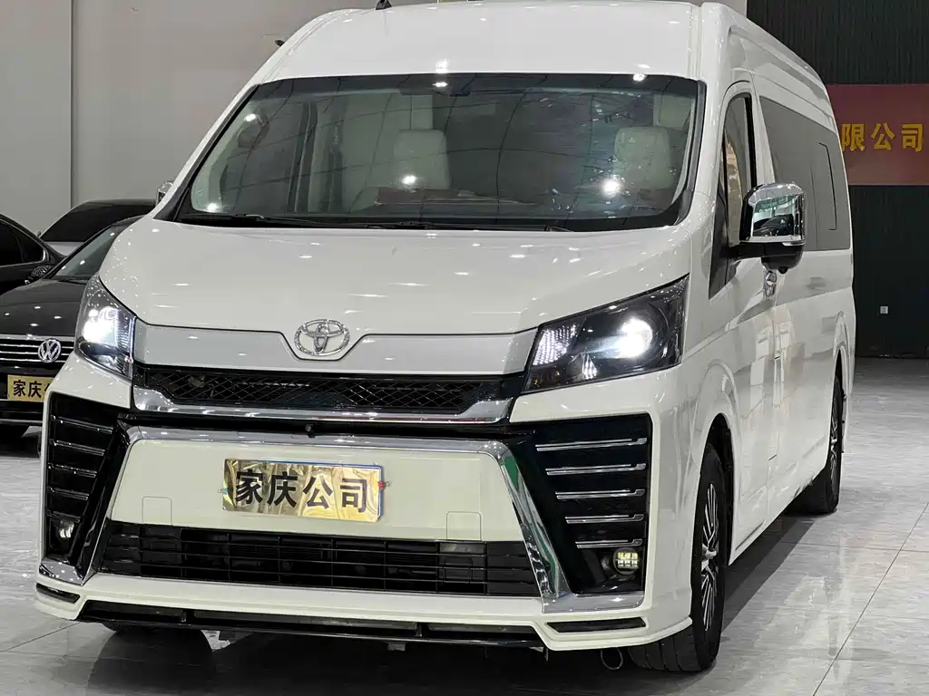 Toyota Hiace 2022