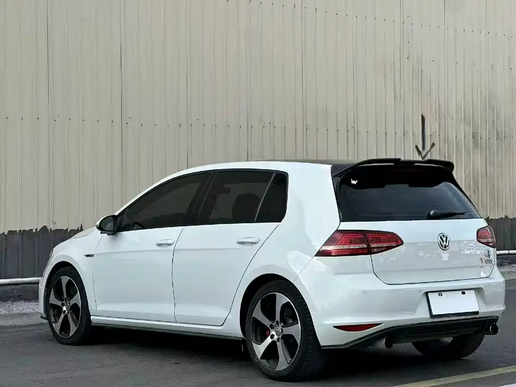 Volkswagen Golf GTI — миниатюра 7