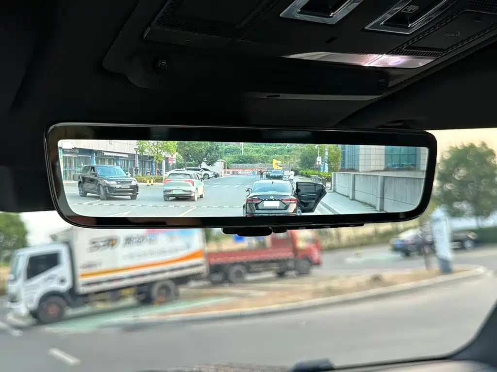 Land Rover Defender — миниатюра 15