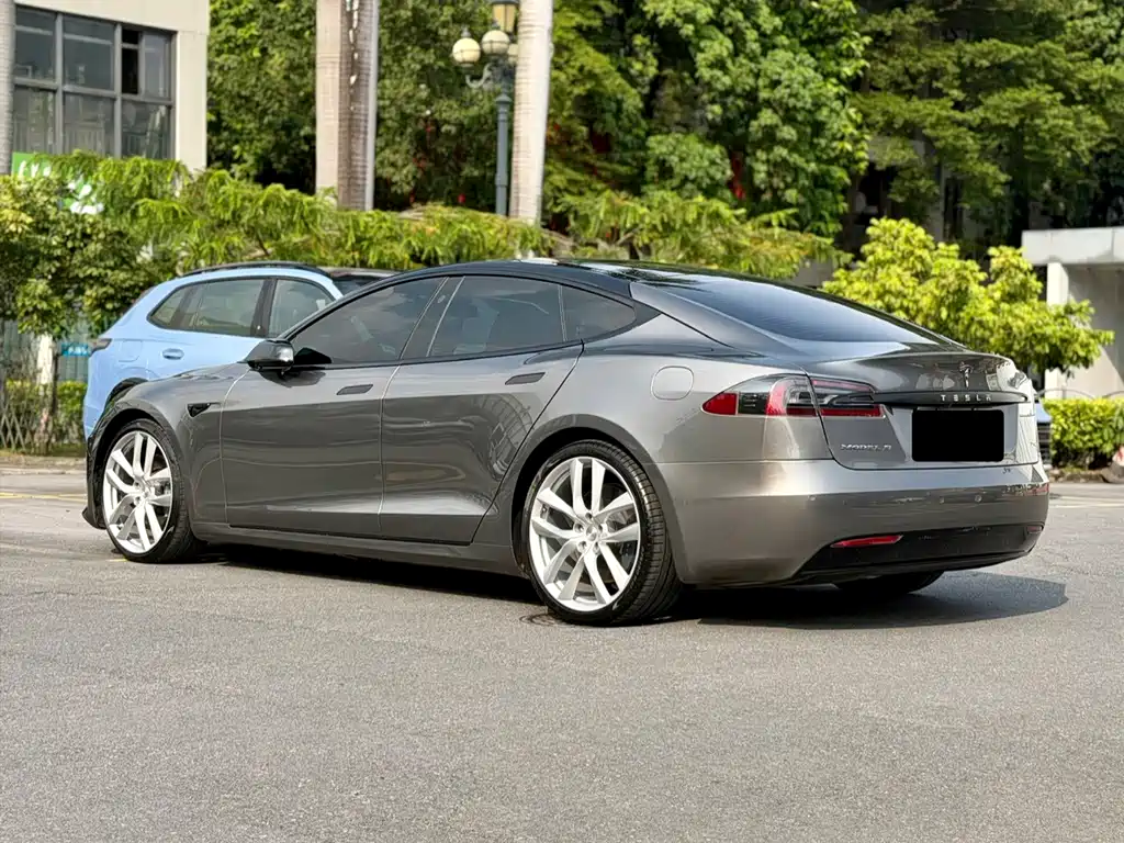 Tesla Model S — миниатюра 14