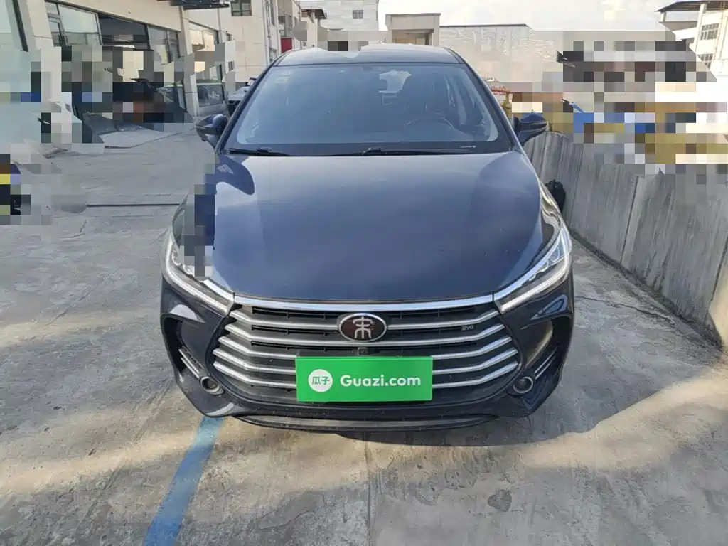 BYD MAX — миниатюра 3