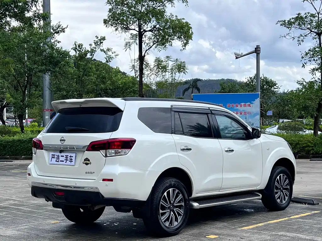 Nissan Terra — миниатюра 9