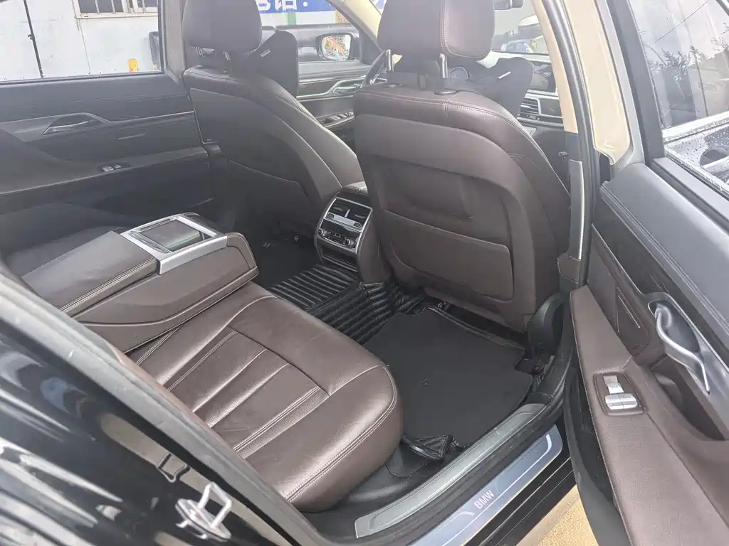 BMW 7 Series 7 2017 730Li Lead