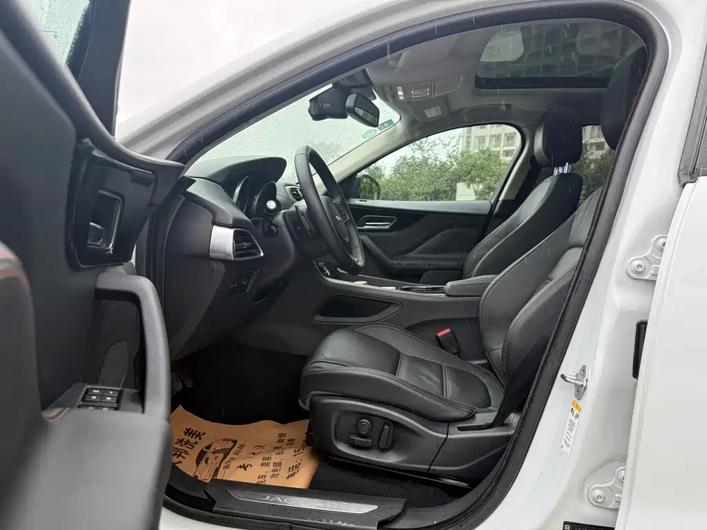 JAGUAR  F PACE