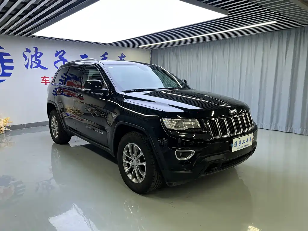 Jeep Grand Cherokee (Import) — миниатюра 3
