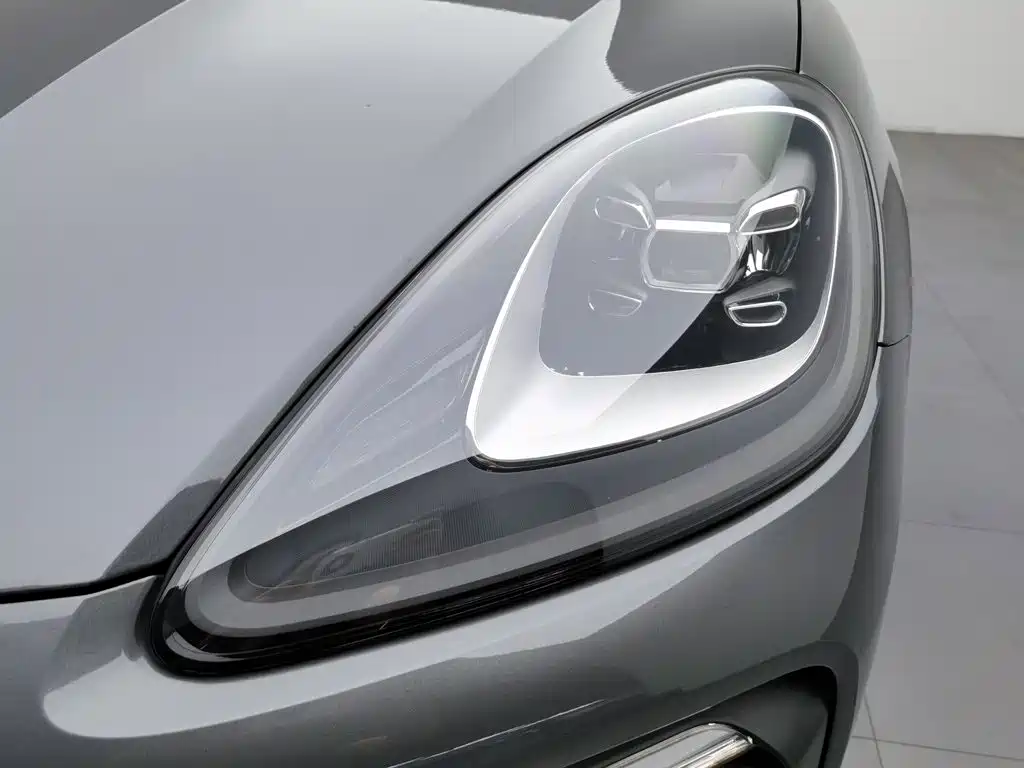 Porsche Cayenne Hybrid — миниатюра 7