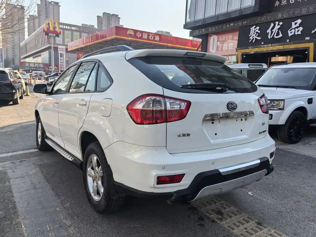 BYD S6 2013 2.4L MT Luxury 5 мест