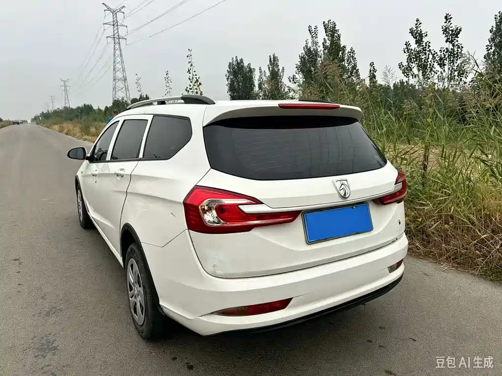 Baojun 310W — миниатюра 10