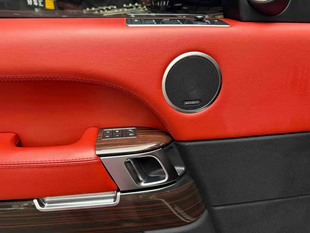 Land Rover Range Rover — миниатюра 13