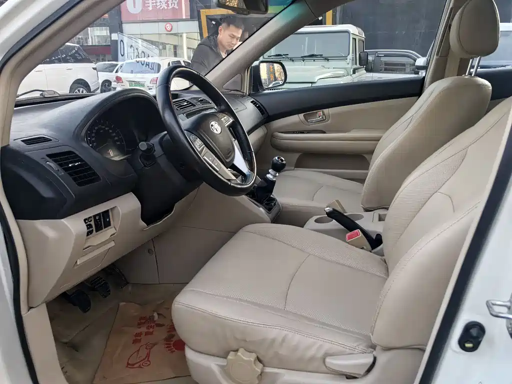 BYD S6 2013 2.4L MT Luxury 5 мест