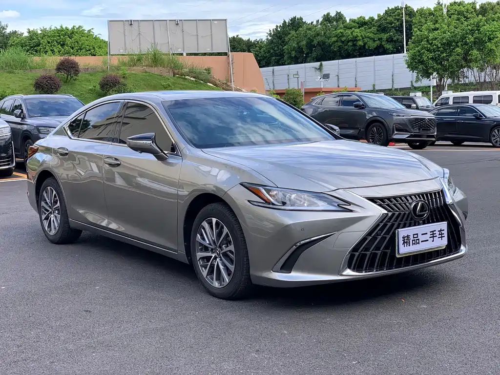 Lexus ES 2023 200
