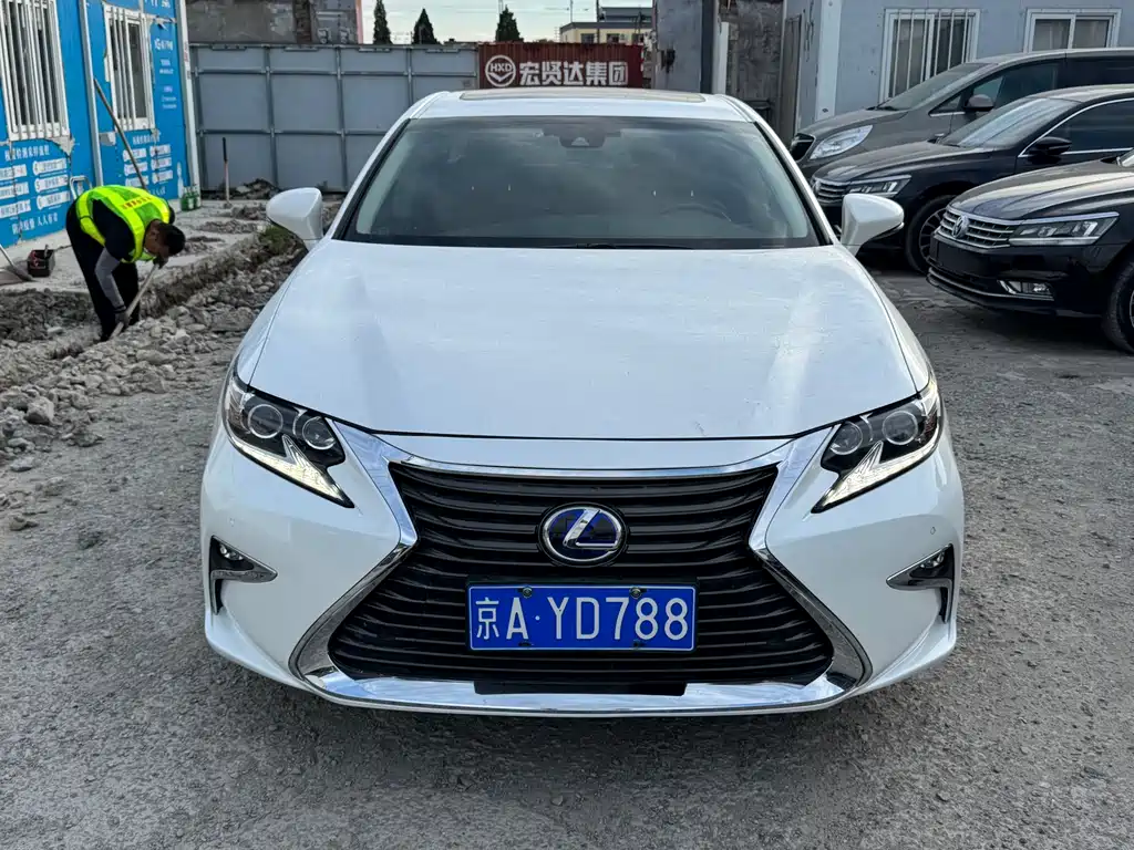 Lexus ES 2015 300h Luxury